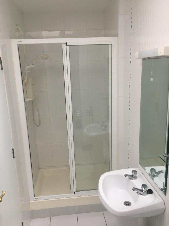 Walsh'S Apartment 2 Уестпорт Екстериор снимка